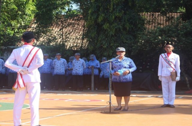 PERINGATI HARI PAHLAWAN DENGAN SOSIODRAMA