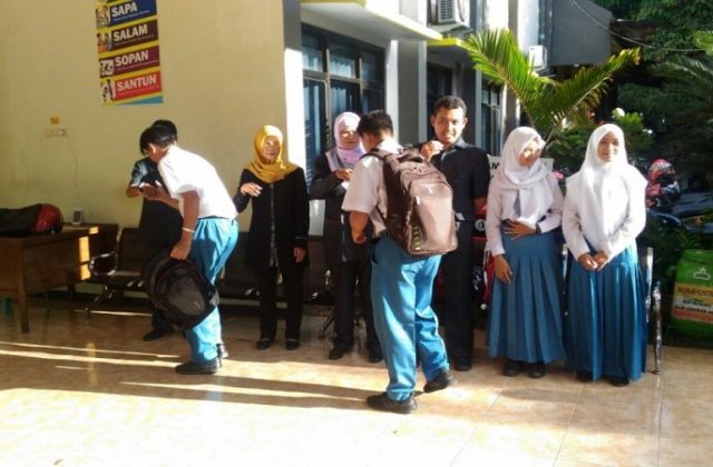 WUJUDKAN SEKOLAH RAMAH, SMALA TERAPKAN 5S