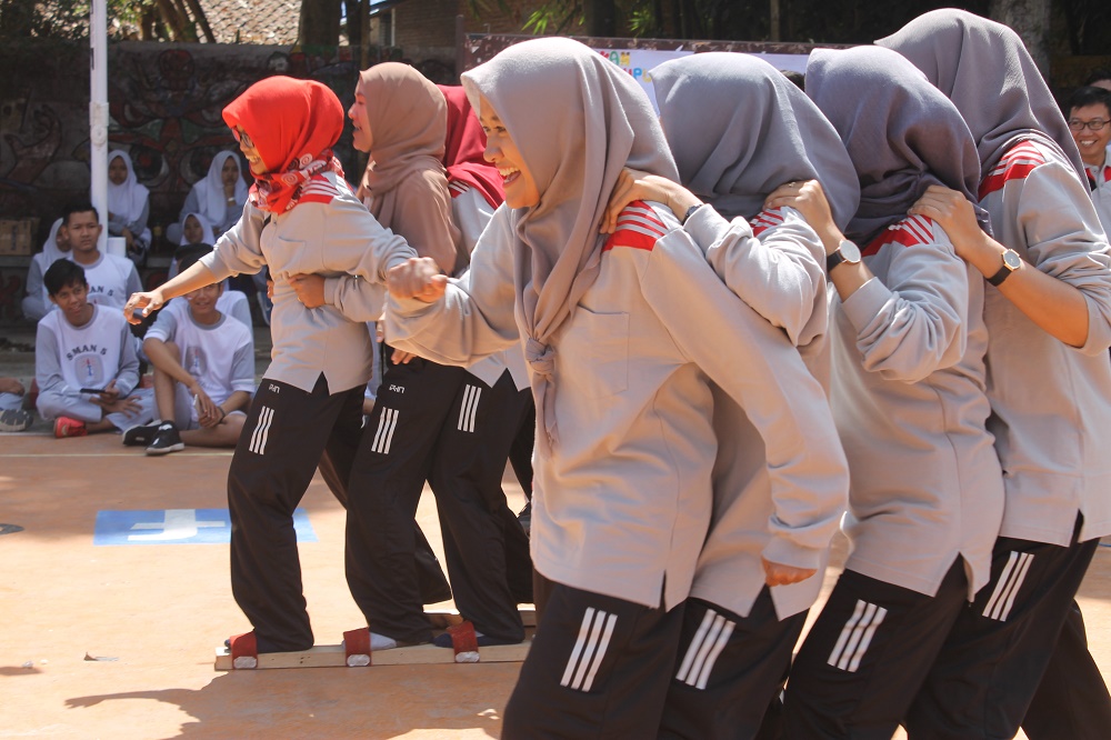 KEGIATAN JALAN SANTAI DAN LOMBA MEMPERINGATI HUT RI -73