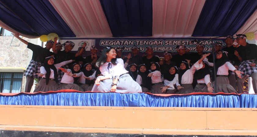 KEGIATAN TENGAH SEMESTER (KTS)SMA NEGERI 5 JEMBER