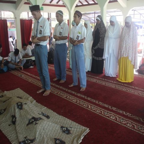 UJIAN PRAKTEK