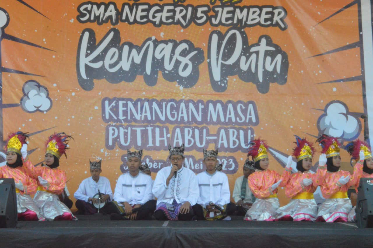 "KEMAS PUTU" ACARA LEPAS PISAH SMAN 5 JEMBER ANGKATAN TAHUN 2020