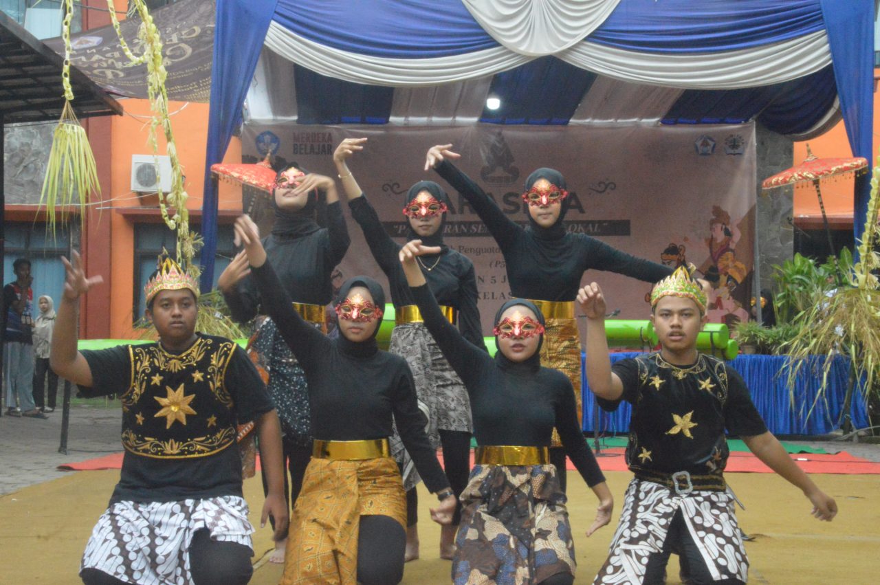 SELEBRASI SISWA KELAS X KURIKULUM MERDEKA SMAN 5 JEMBER 2023