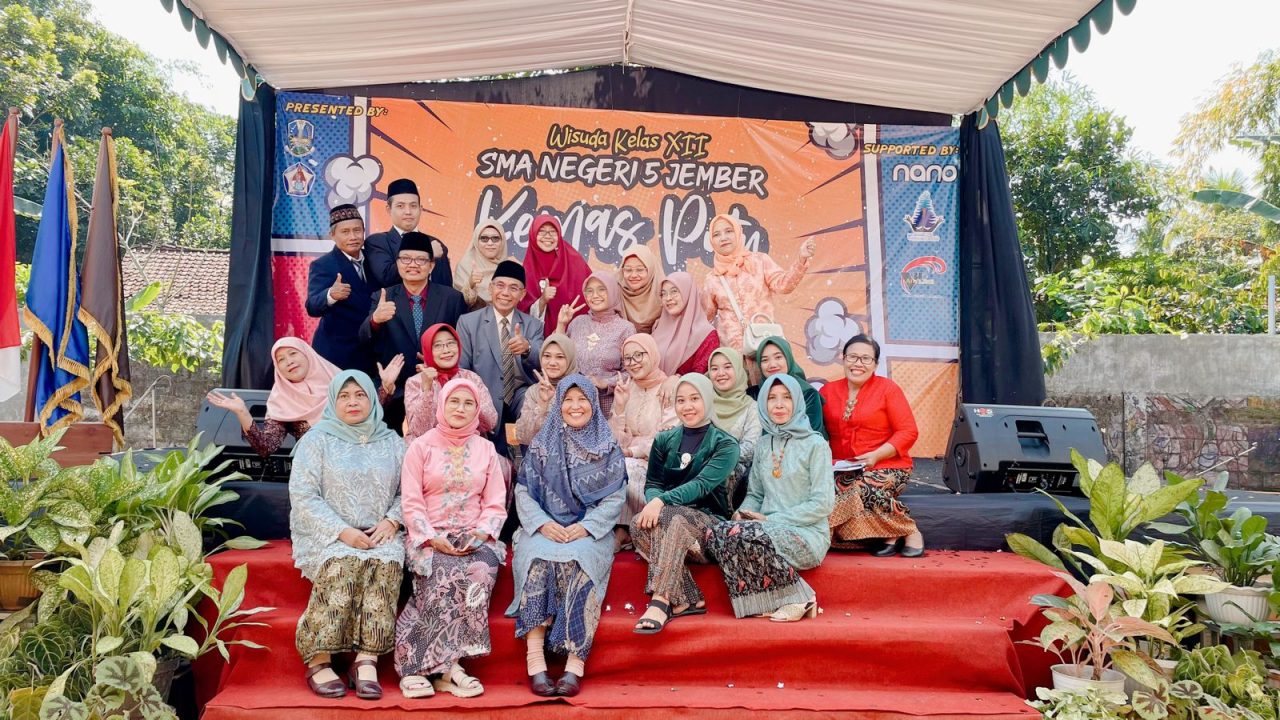 "KEMAS PUTU" ACARA LEPAS PISAH SMAN 5 JEMBER ANGKATAN TAHUN 2020