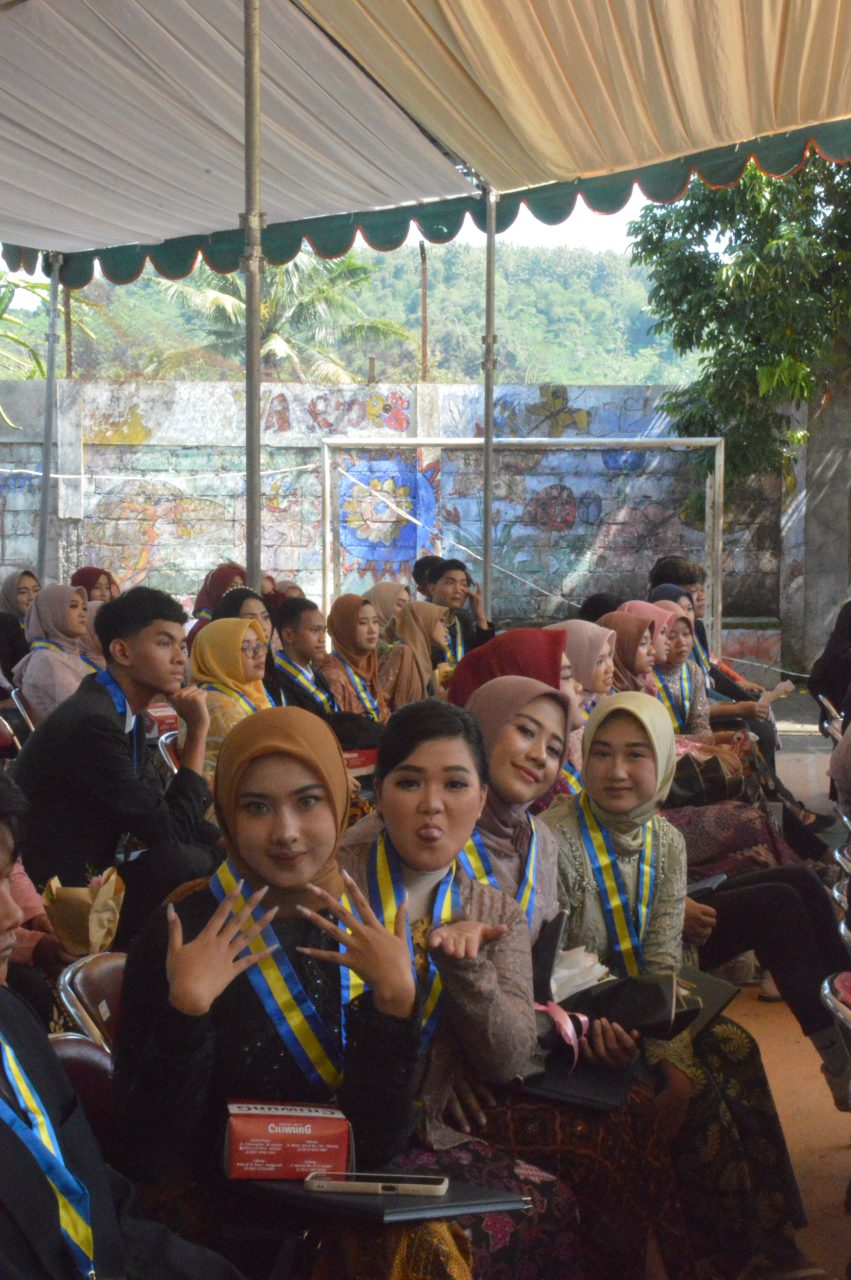 "KEMAS PUTU" ACARA LEPAS PISAH SMAN 5 JEMBER ANGKATAN TAHUN 2020