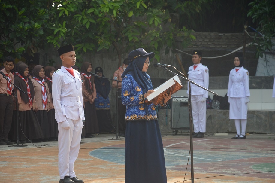 MEMBANGUN NEGERI DENGAN SMAN 5 JEMBER