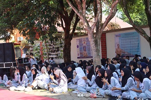 SEMARAK HARMONI DALAM LITERASI