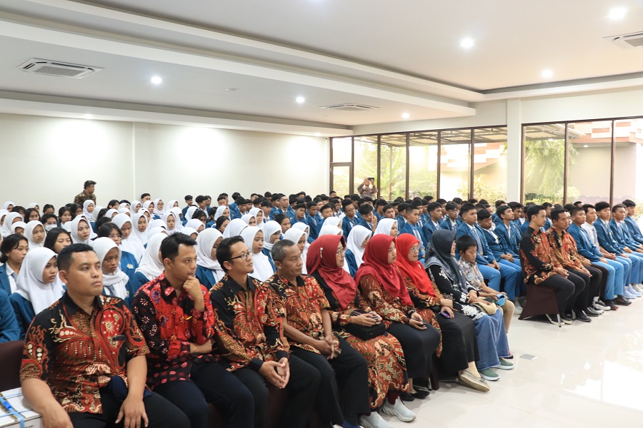 SMAN 5 JEMBER "TOUR DE CAMPUS SEMARANG - YOGYAKARTA"