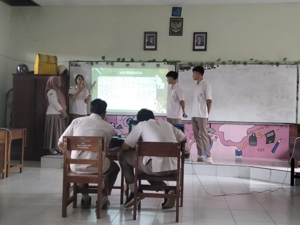 UJIAN PRAKTIK SISWA KELAS XII SMAN 5 JEMBER
