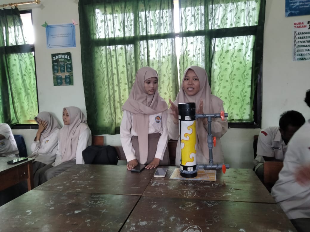 UJIAN PRAKTIK SISWA KELAS XII SMAN 5 JEMBER