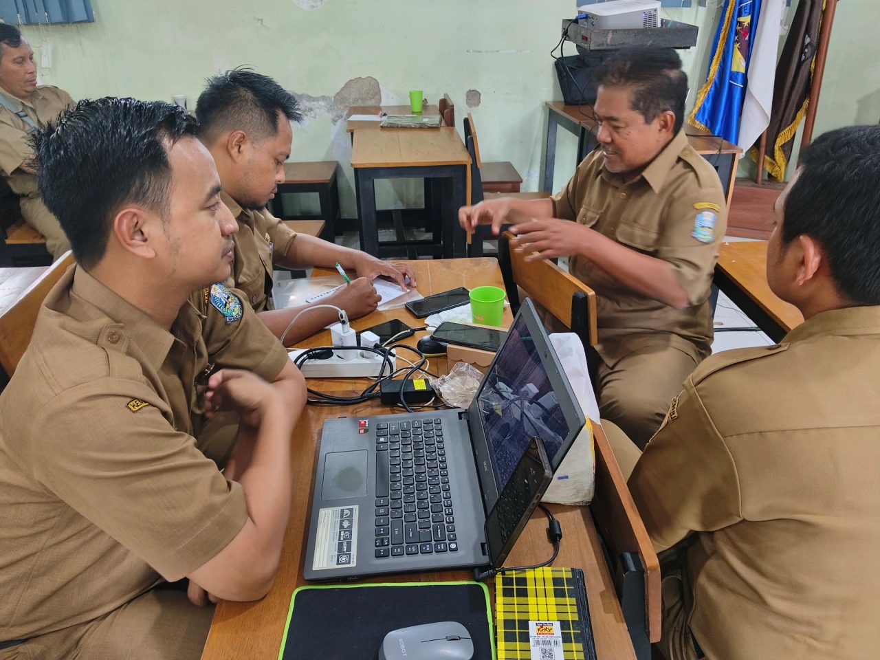 KEGIATAN IN HOUSE TRAINING SMA NEGERI 5 JEMBER