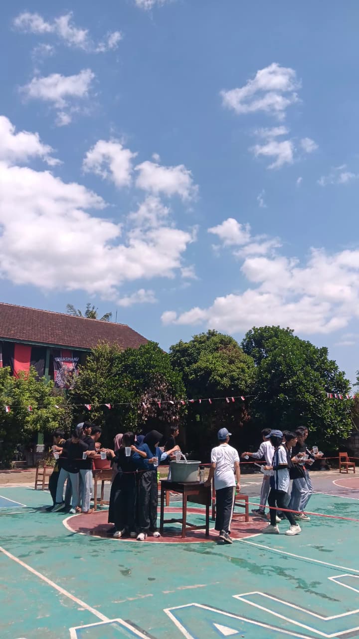 "Semarak Merdeka 80: Lomba & Jalan Sehat Bersama Siswa SMAN 5 Jember"