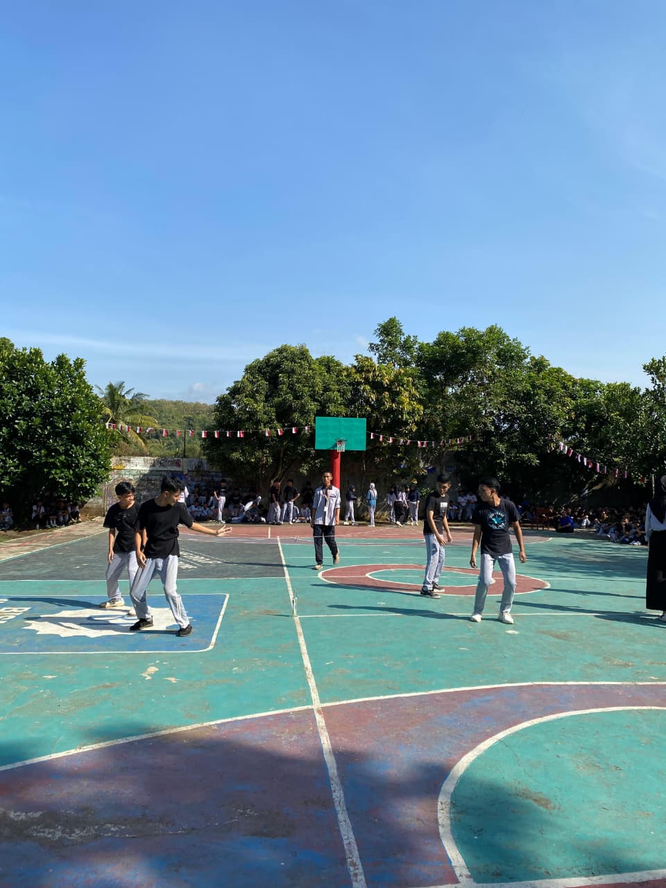 "Semarak Merdeka 80: Lomba & Jalan Sehat Bersama Siswa SMAN 5 Jember"
