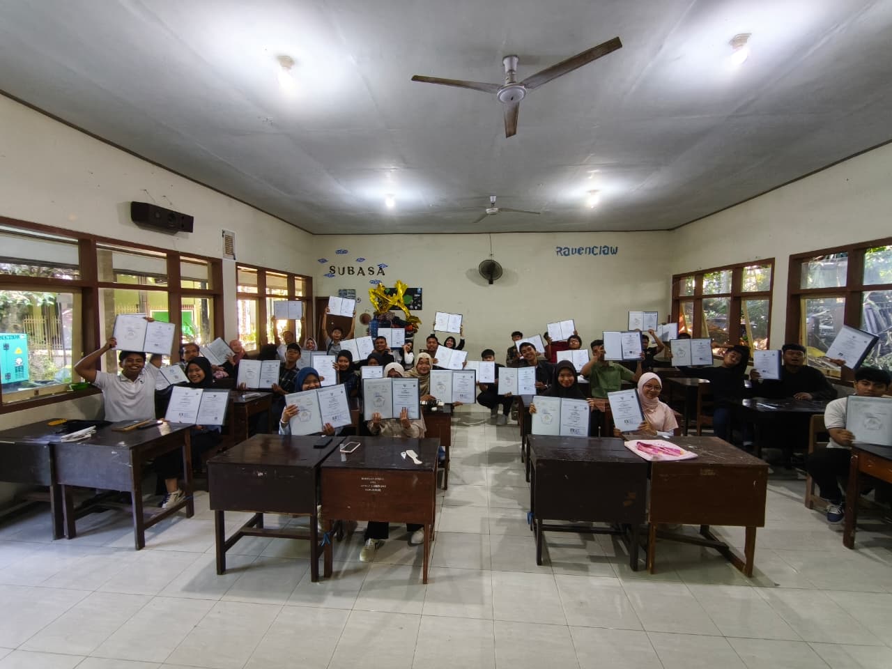 ✨ PENYERAHAN IJAZAH SISWA KELAS XII SMAN 5 JEMBER ✨